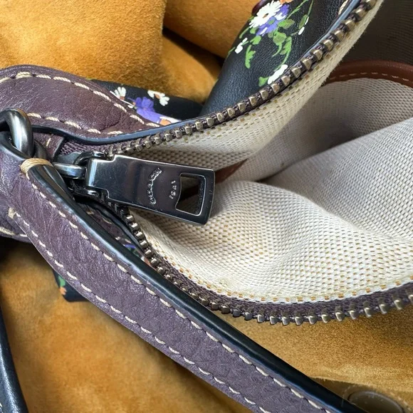 Rare 🐻 Coach Black and Burgundy - 3 in 1 Bag - Picture 12 of 12